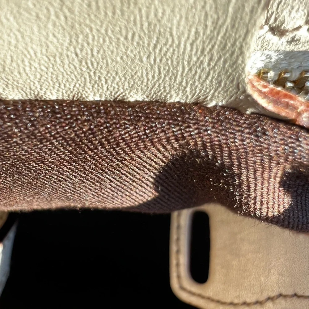 Gorgeous embossed horse it Gucci